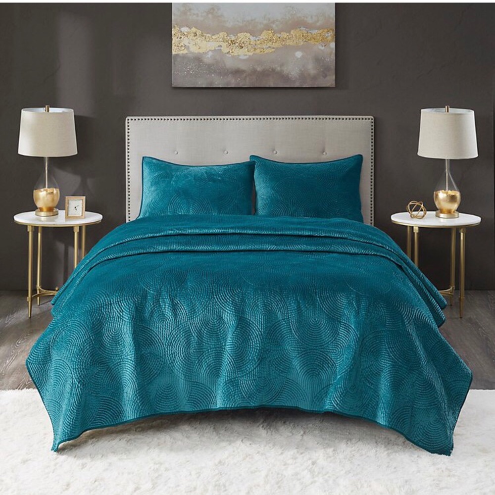 New Full/ Queen 3 piece Emerald Velvet quilt set